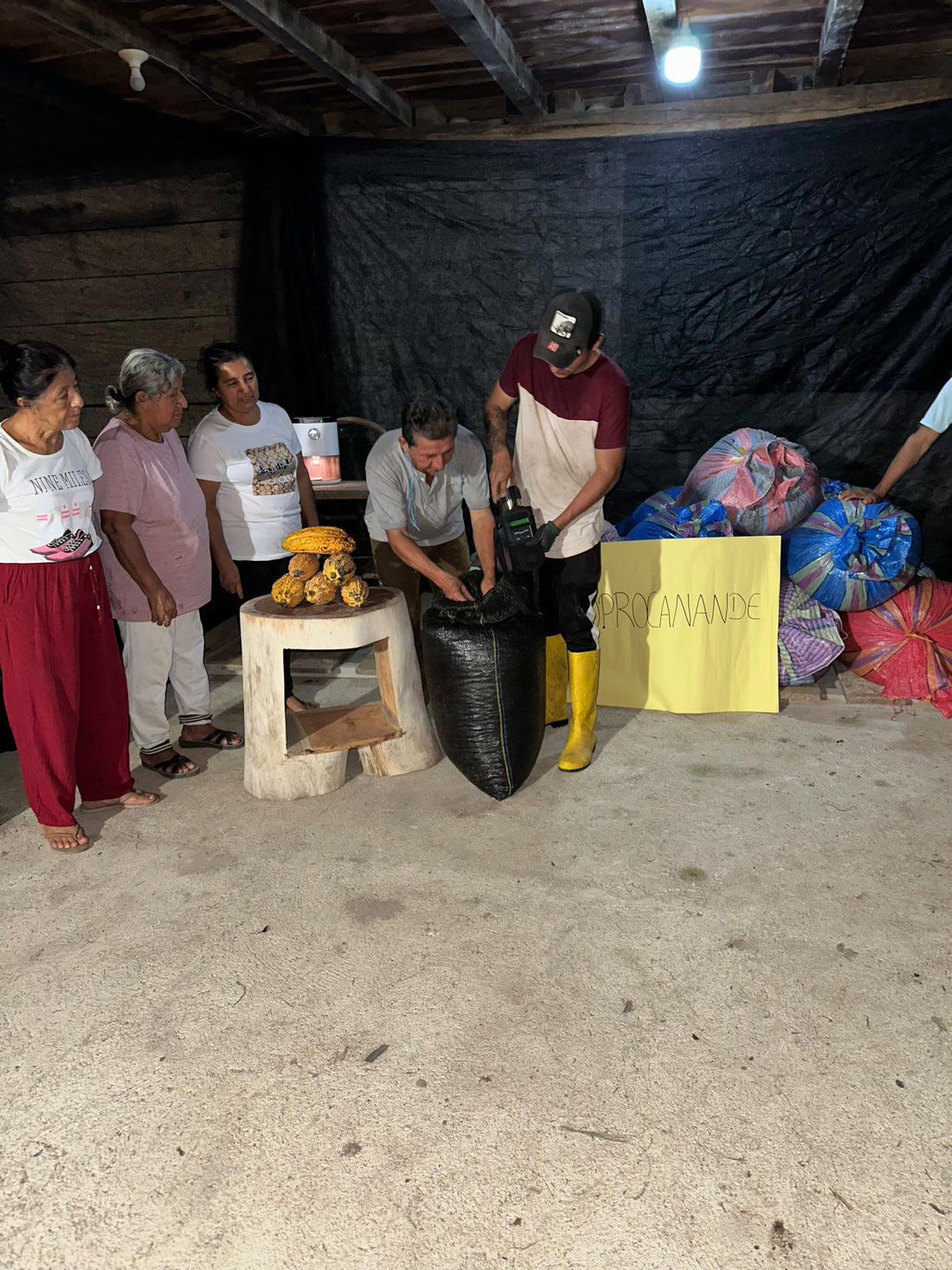 カカオ豆：アリバエスメラルダス アソプロカナンデ組合 チャチ族 5日発酵 2025年  1kg/5kg/20kg